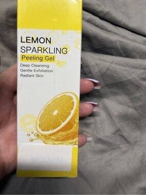Lemon Sparkling Peeling Gel — Brightening Exfoliant